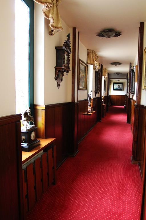 Hotel Mat'S Познань Экстерьер фото